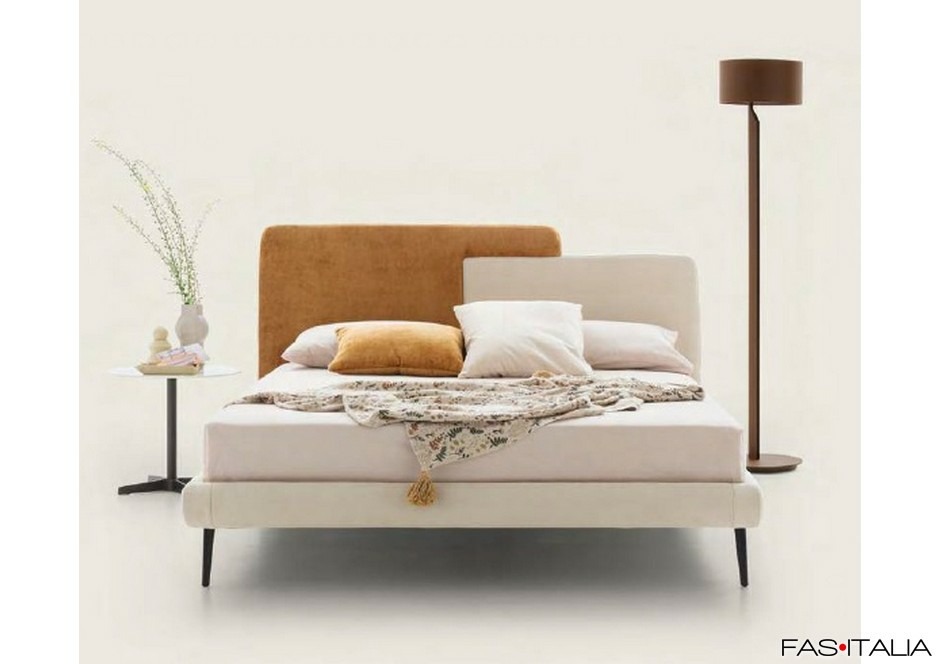 Letto matrimoniale con testata bicolore